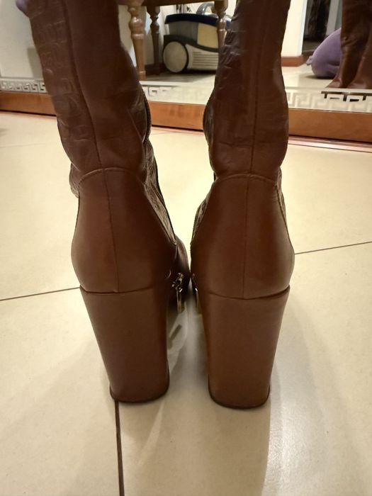 Жіночі шкіняні осінні чоботи. 37 розмір.