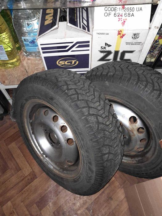 Продам 2 зимні колеса R14