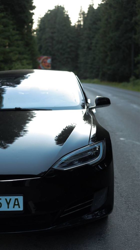 Оренда автомобіля Tesla Model S 2018, оренда тесла,