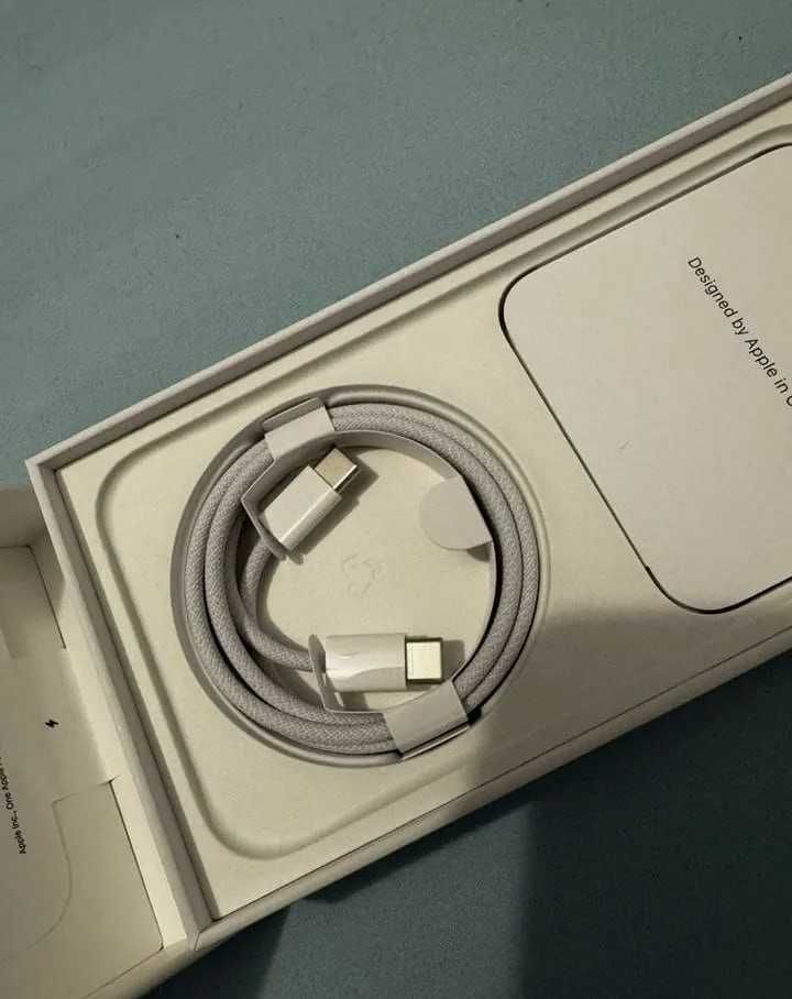 Новий оригінальний кабель iPhone 15