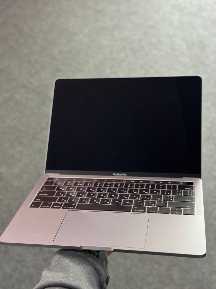 Apple MacBook Pro 13’ 2017 Space i5/ 8 ram / 512 ssd