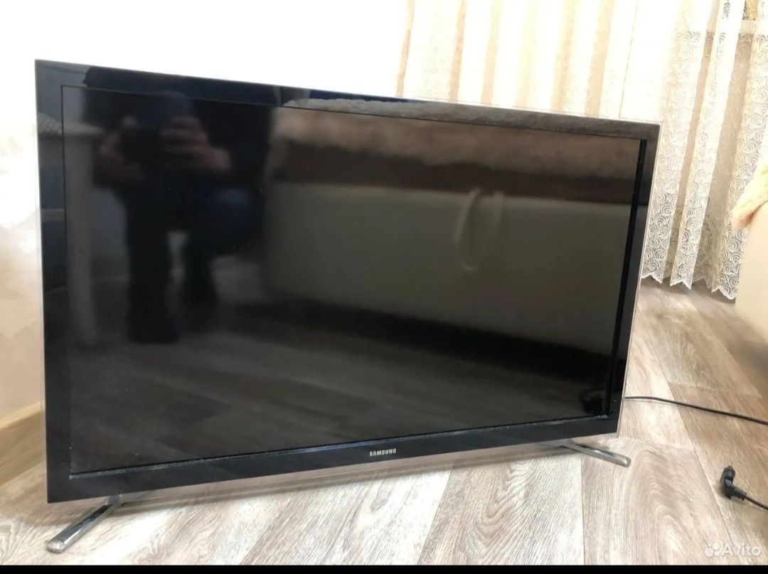 Телевизор Samsung UE 32H 4500ak LED Smart TV WI-FI в идеале!