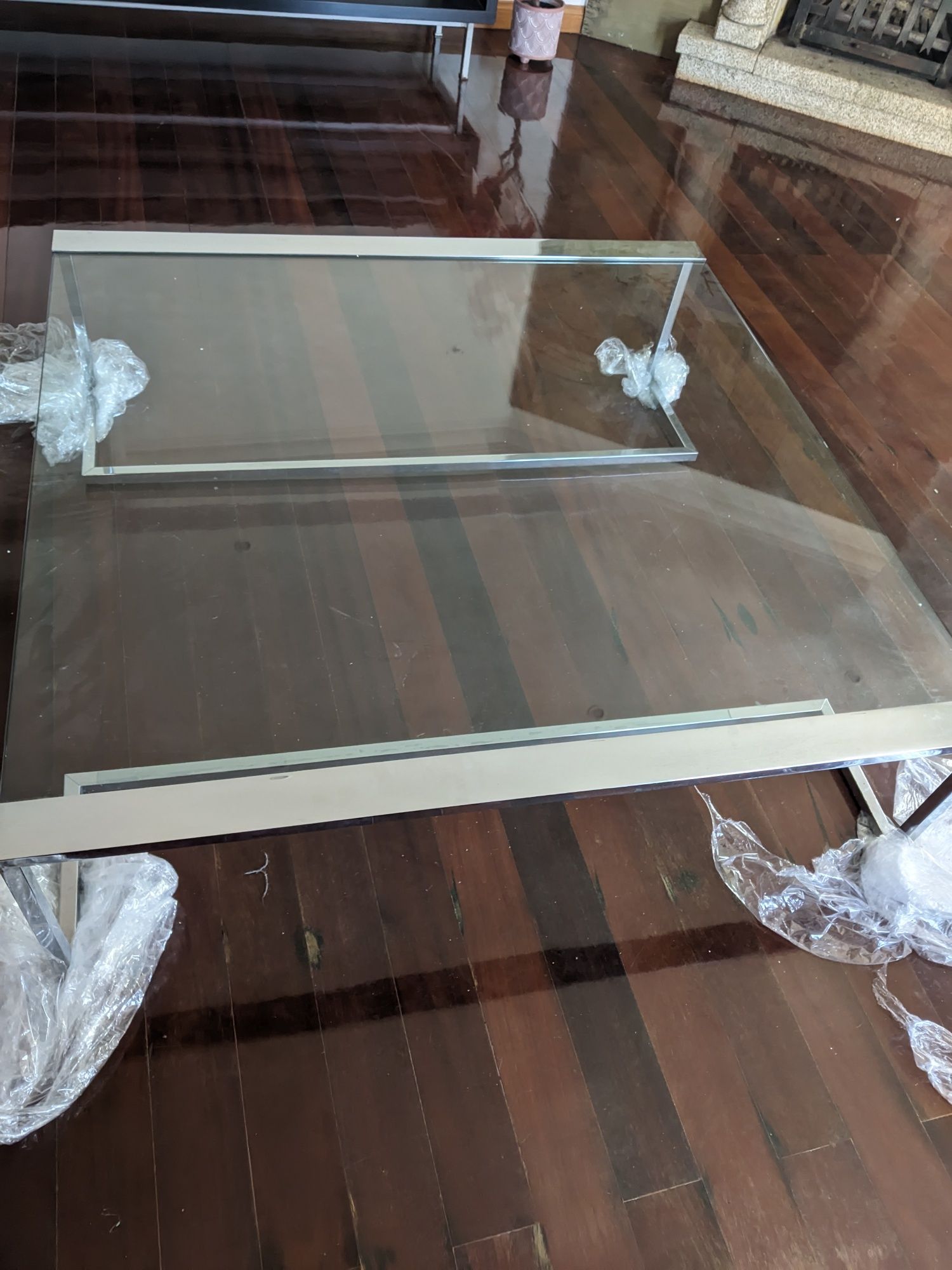 Mesa de centro de vidro