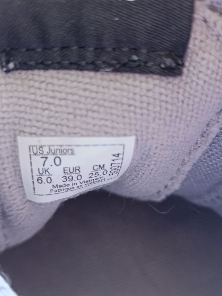 Vans Junior rozmiar 39 zamasz -materiał