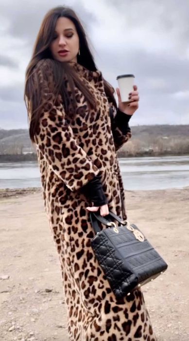 Шуба з еко-хутра