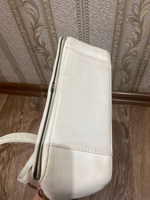 L. Pigeon Белая сумочка в хорошем состоянии