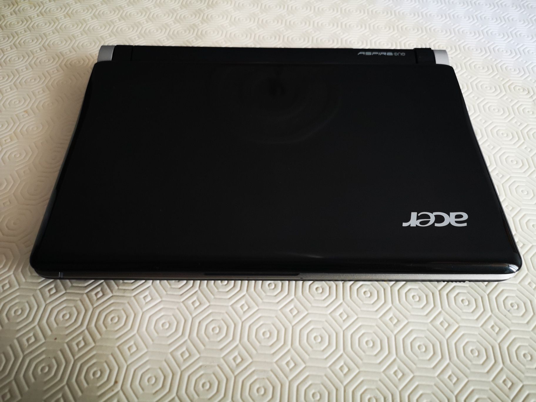 Portátil Acer Aspire One pequeno