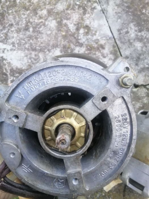 Електродвигуни КД120-2ухл4.2 та АВЕ-071-4СУХЛ4