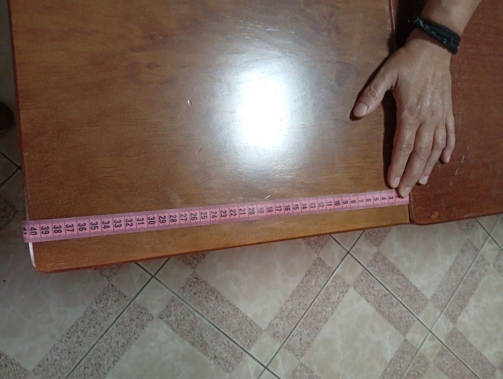 Mesa de Jantar extensivel + 6 cadeiras