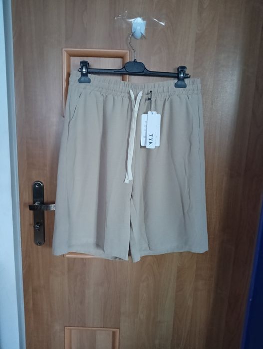 Beżowe spodenki damskie