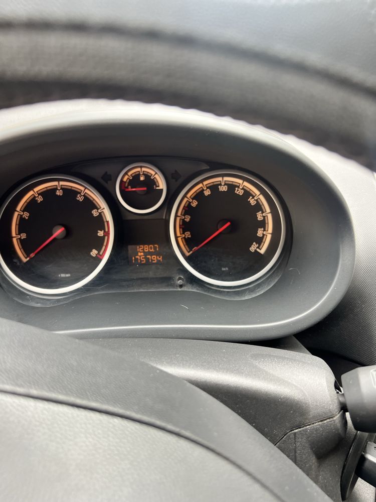 Opel Corsa 1.2 Gasolina - 5 Portas - 2009 - Excelente Estado!