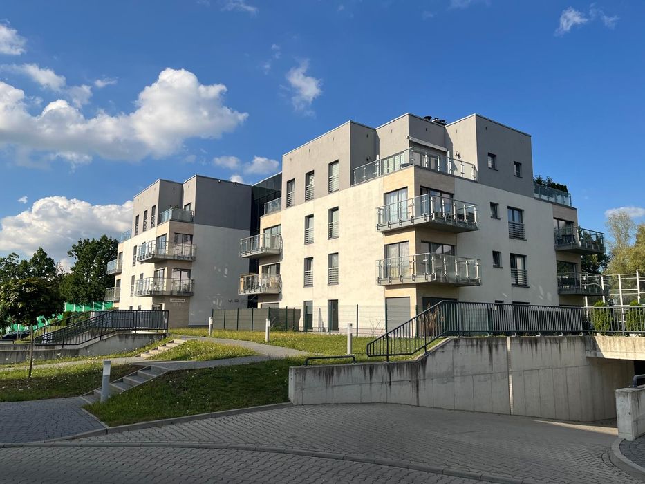 Wynajmę nieużywane mieszkanie obok radiostacji, miejsce w garażu w cen