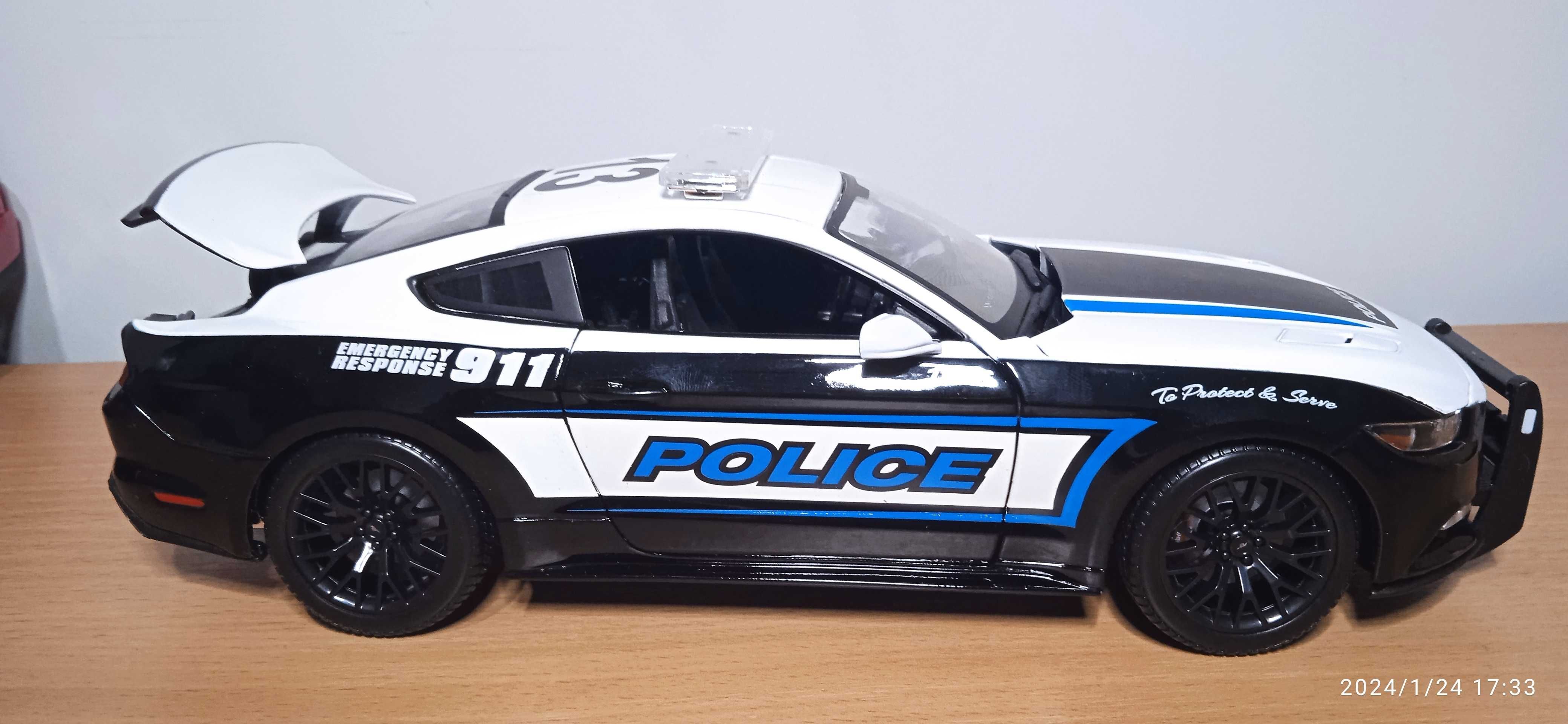 модель 1.18 FORD Mustang GT POLICE 2015 Maisto