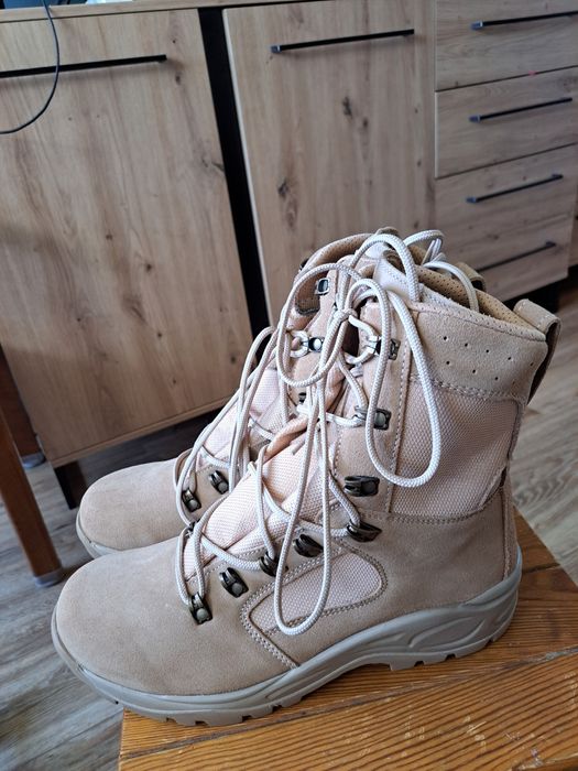 Sprzedam buty treningowe.