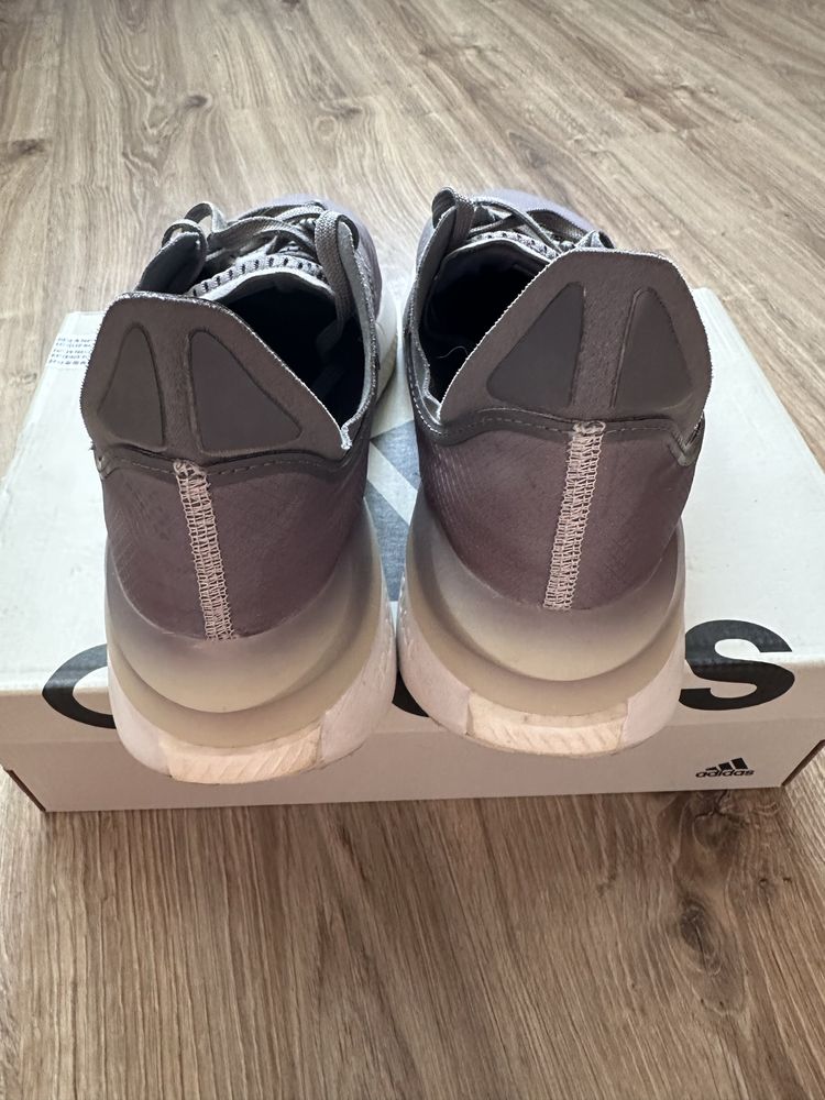 Adidas Avryn (артикул HP5967)