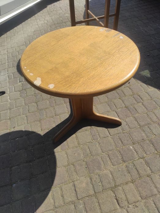 Okrągły stół do renowacji prl