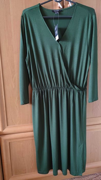 Dwie nowe (metki) sukienki zielona i granatowa r. L ESMARA
