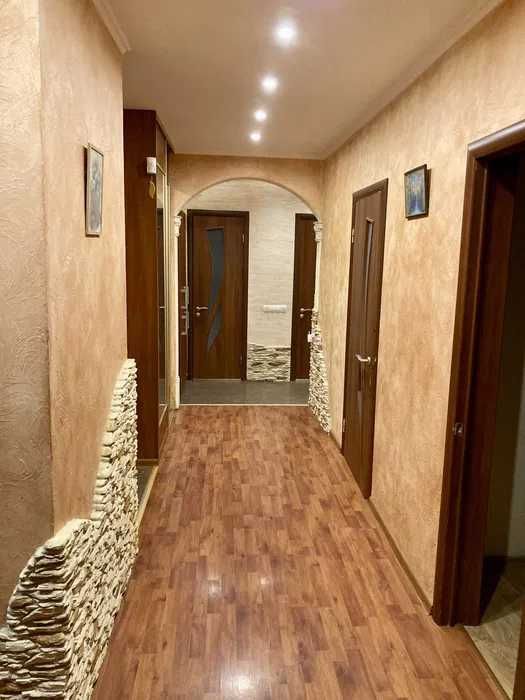 (4) 4 комнатная квартира в центре Таирово