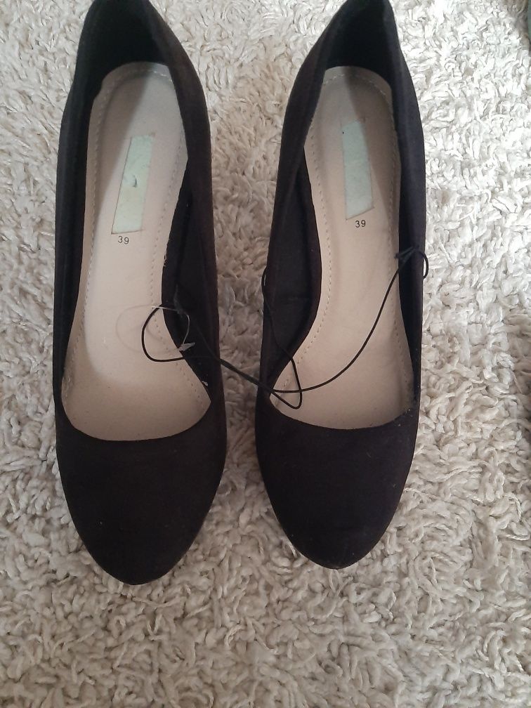 Czarne buty 39 NOWE na obcasie i platformie
