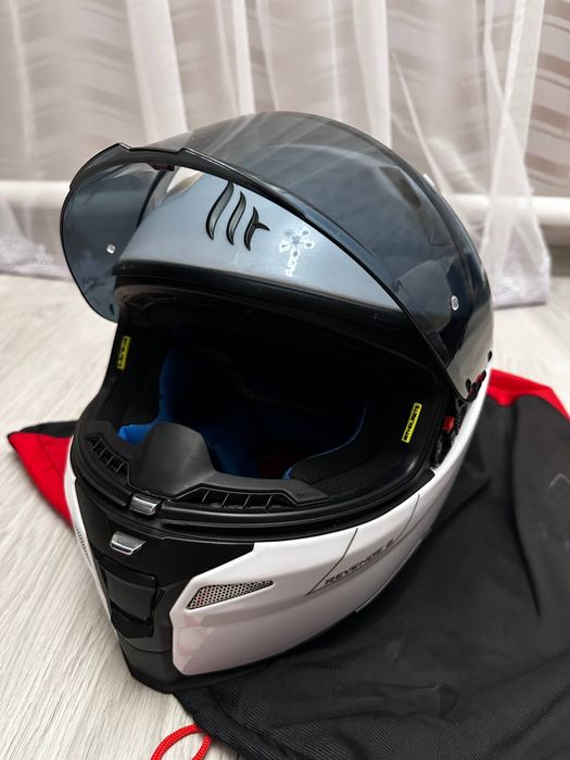 Мотошолом MT Helmets