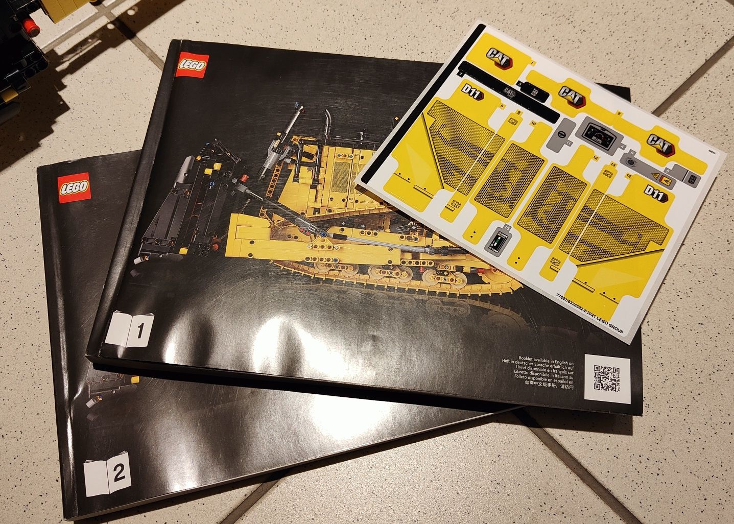 LEGO Technic 42131 CAT D11T unikatowe pudełko, pełen komplet, idealny!