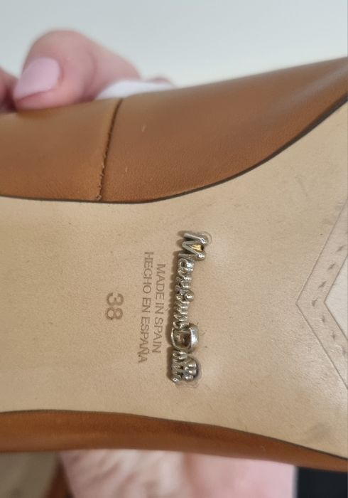 Sapatos camel 38