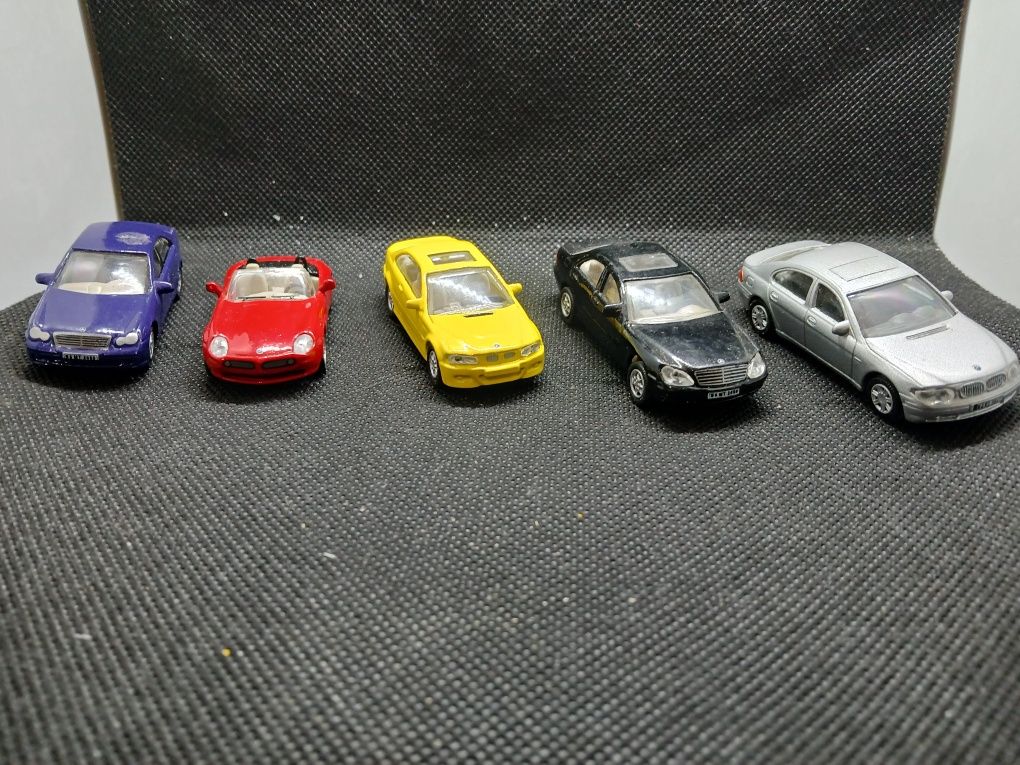 Miniaturas escala 1/72 Mini/ VW e outras marcas