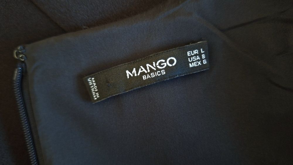 Vestido preto (Mango)