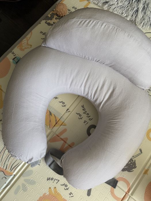 Подушка - диванчик для годування сіра