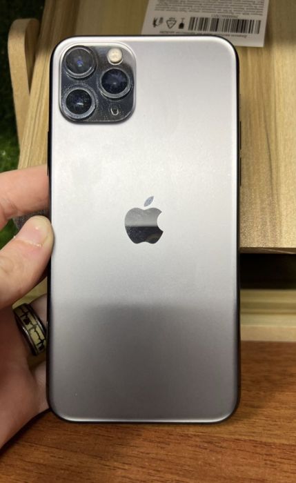 Продам Iphone 11 про стан ідеал