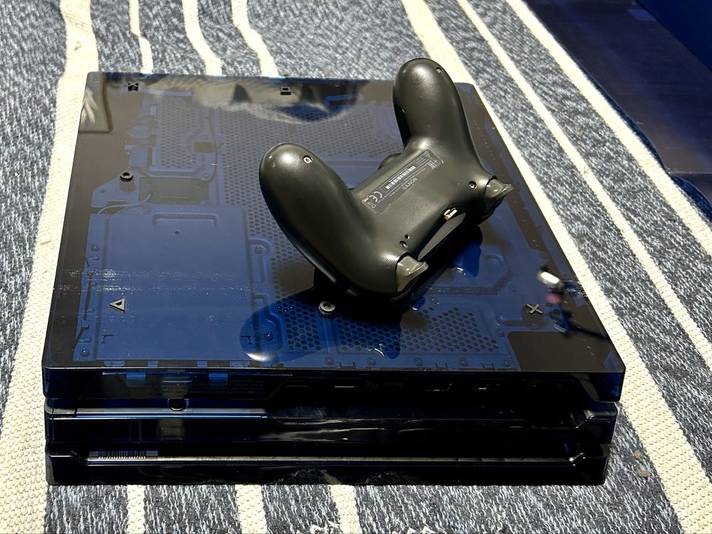 PlayStation ps4 Pro 2TB 500 Million Limited Edition
