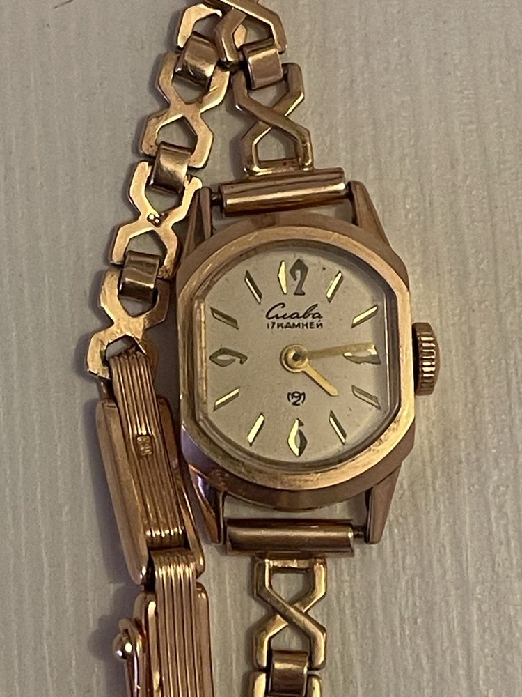 Złoty damski zegarek Slava 17 Jewels próba 583