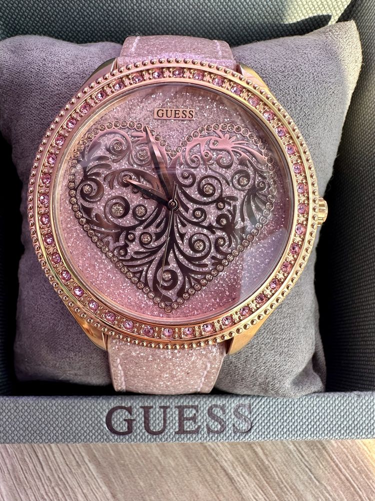 Оригінал годинник Guess, дуже гарний