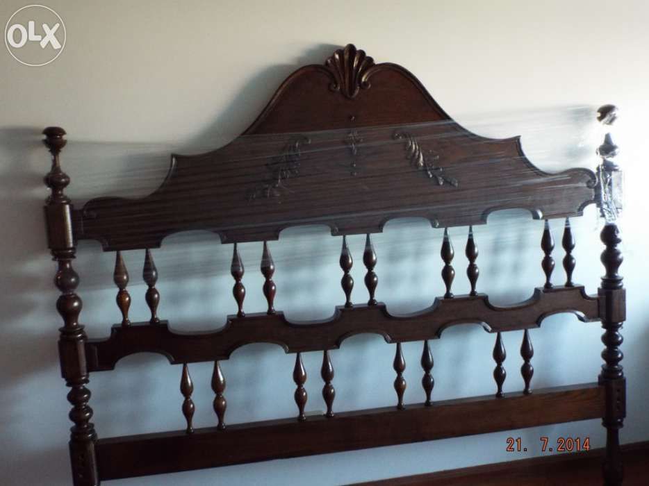 Cabeceiras,camas,colchoes - Cama antiga em Madeira de Castanho