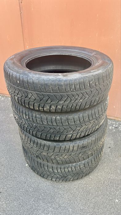 Шини зимові Pirelli Winter SottoZero 3 / 215/65 R17