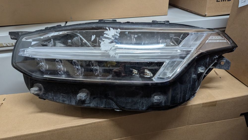 Reflektory VOLVO XC90 2016- full LED