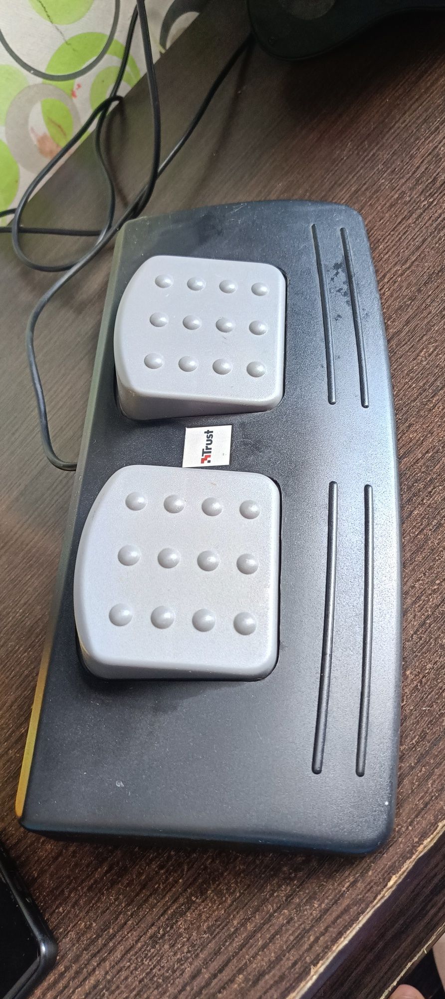 Игровой руль Trust GM-3100R