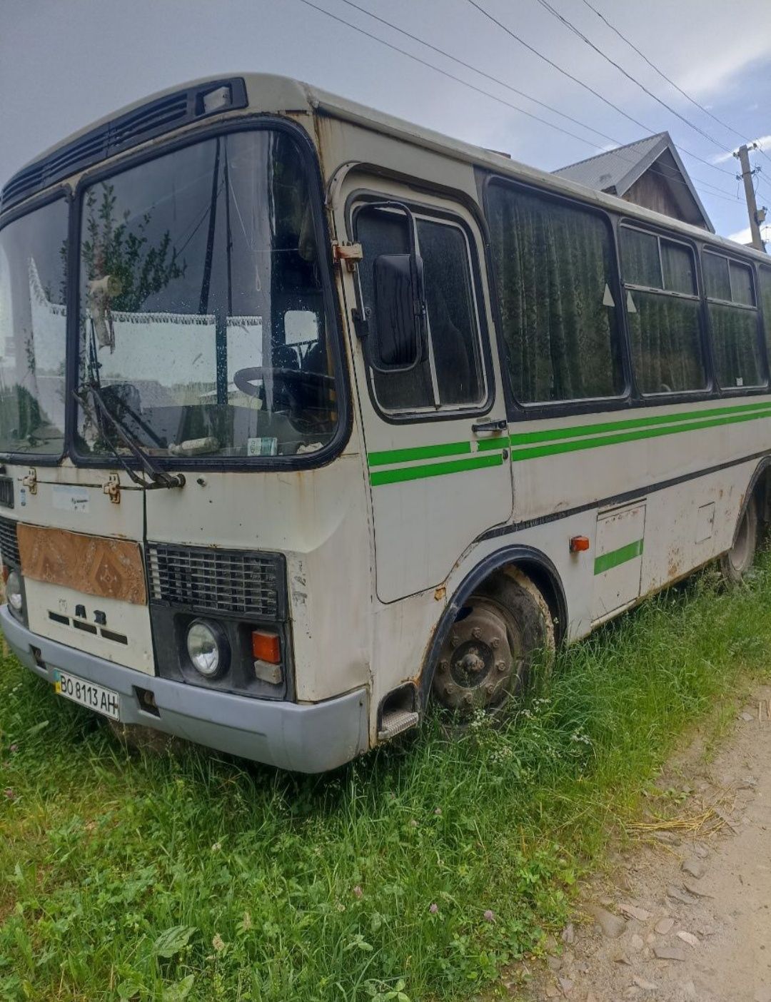 Паз з двигуном і КПП Ом 364 в гарному стані на ходу готовий до роботи