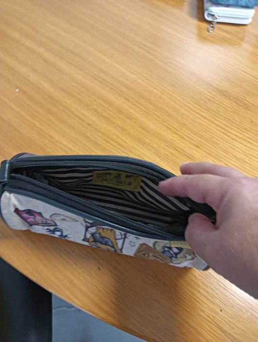 Estojos escolares Anekke