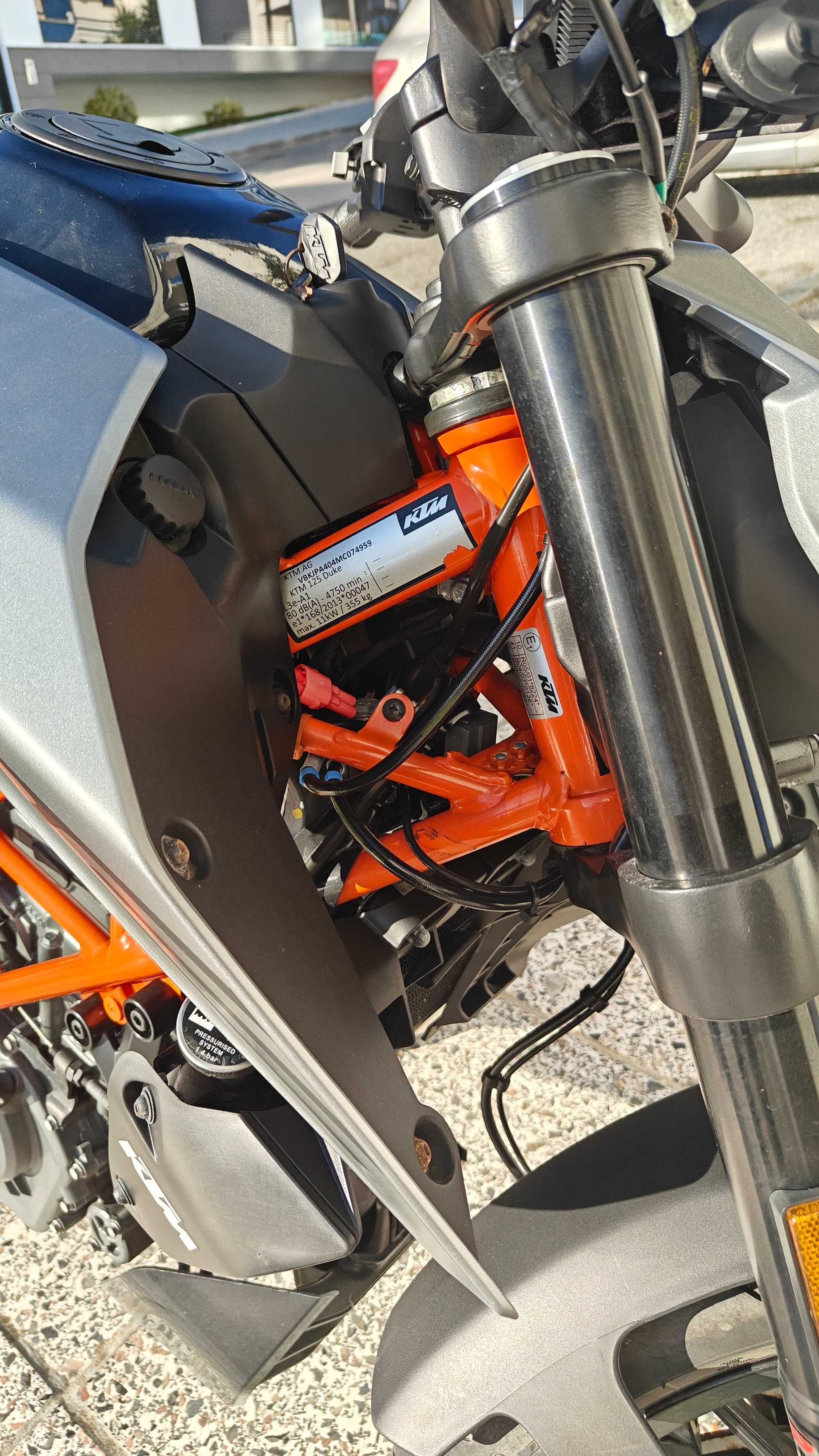 Mota KTM Duke como nova