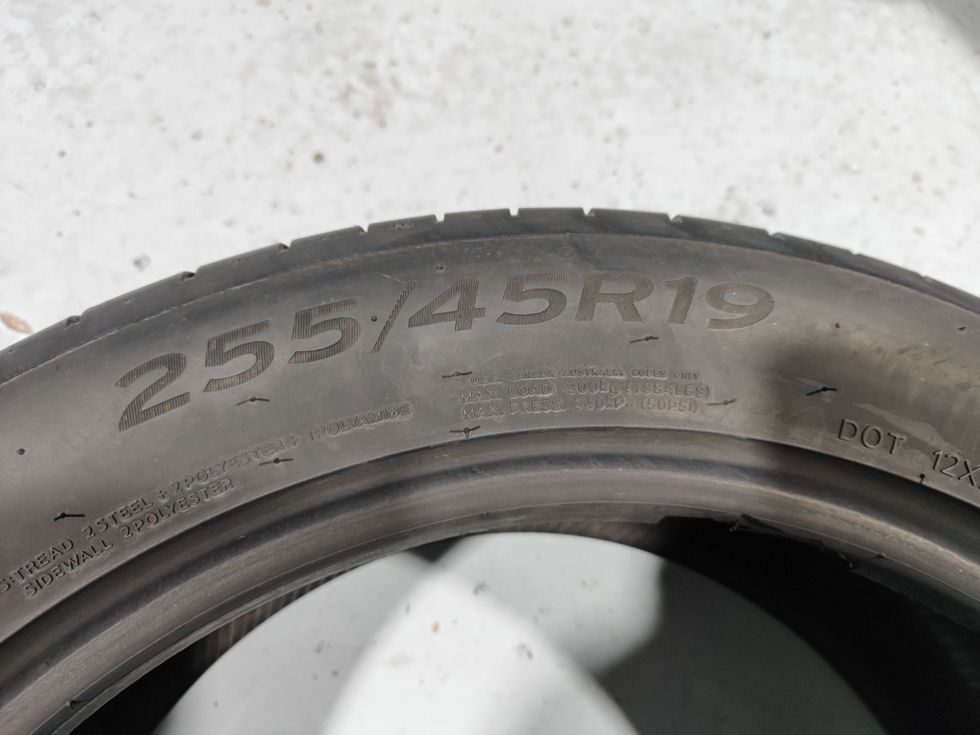 2 pneus semi novos 255-45R19 Hankook - Oferta dos Portes
