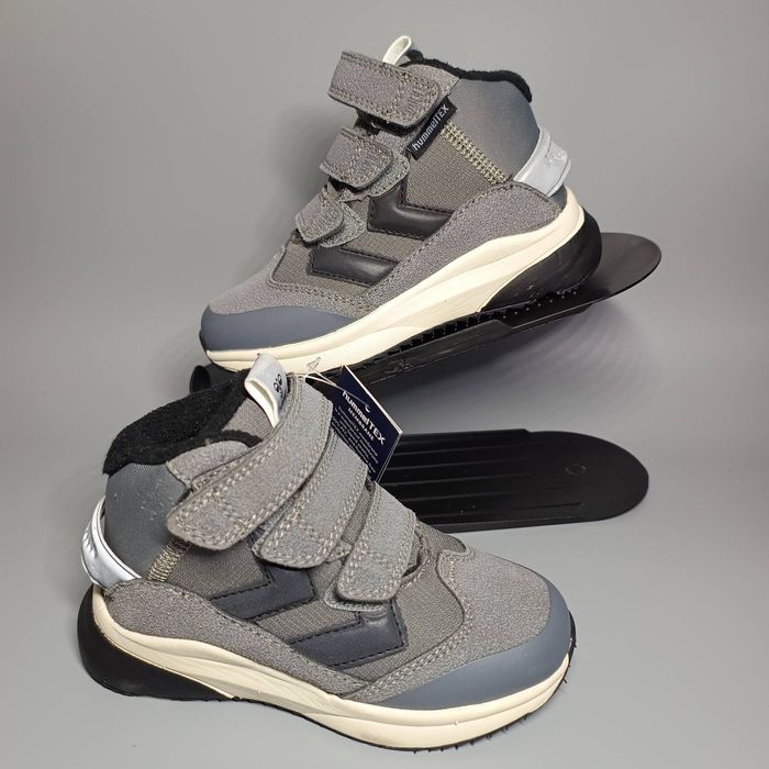 Нові Hummel р26 довжина устілки по факту  16.7см
ц550грн
Ме