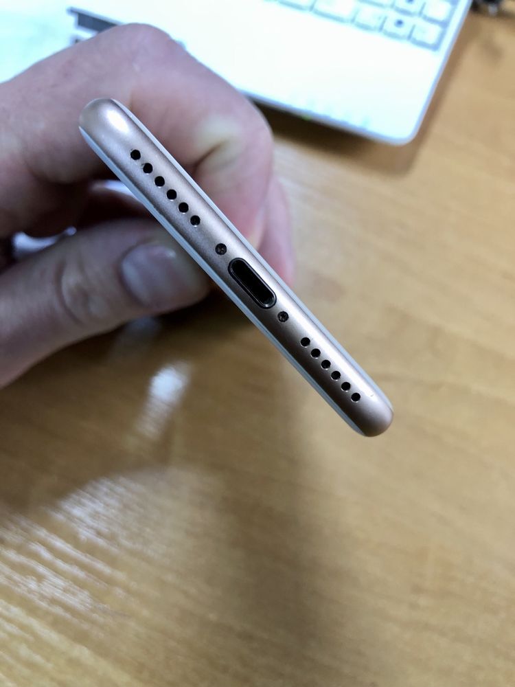 Идеальный Iphone 8 64gb Gold Neverlock