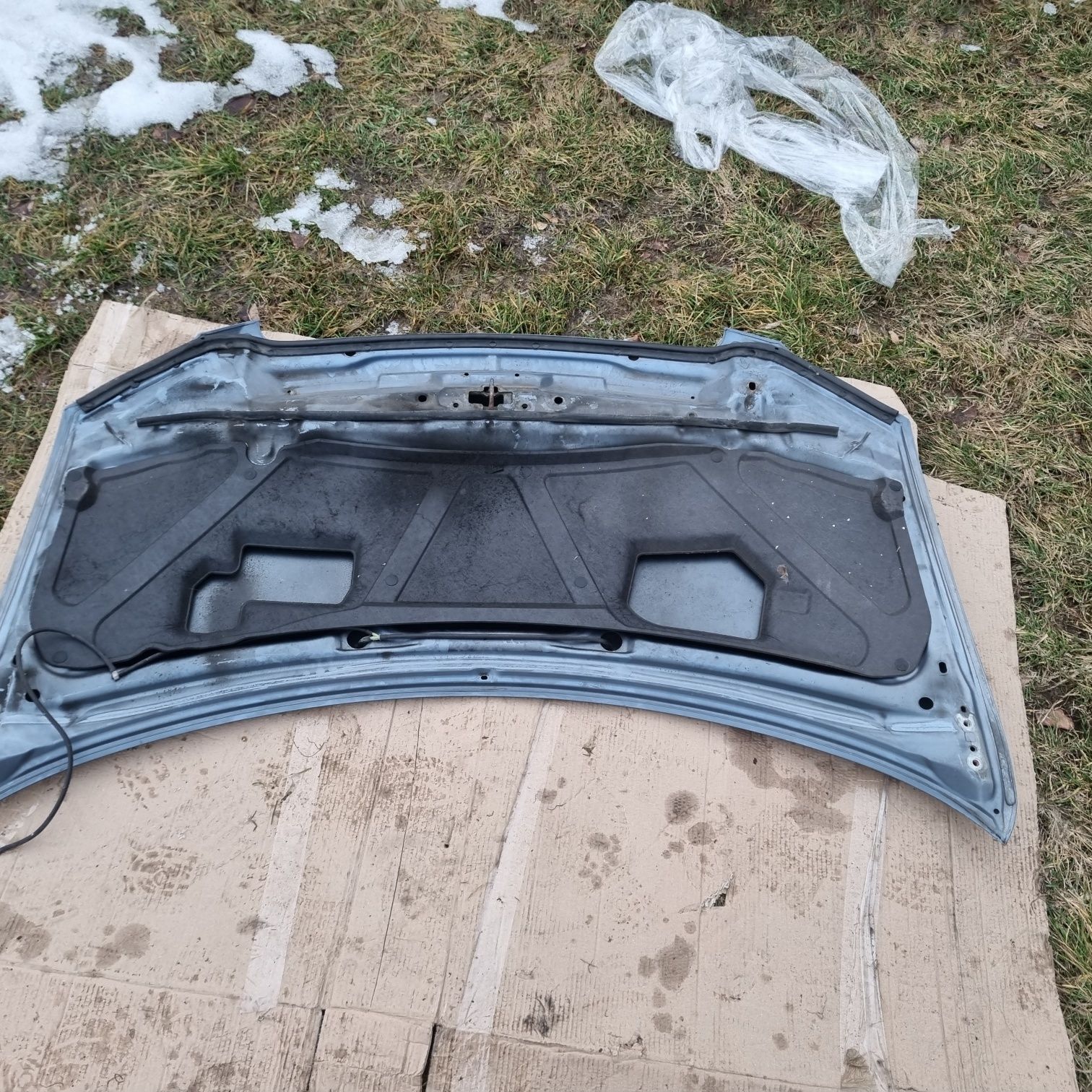 Maska mazda mpv w ładnym stanie