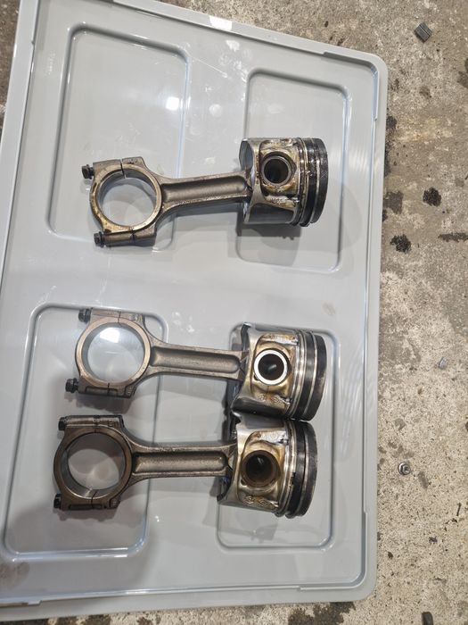 Tłok korbowod 2.0 dci M9R wszystkie czesci