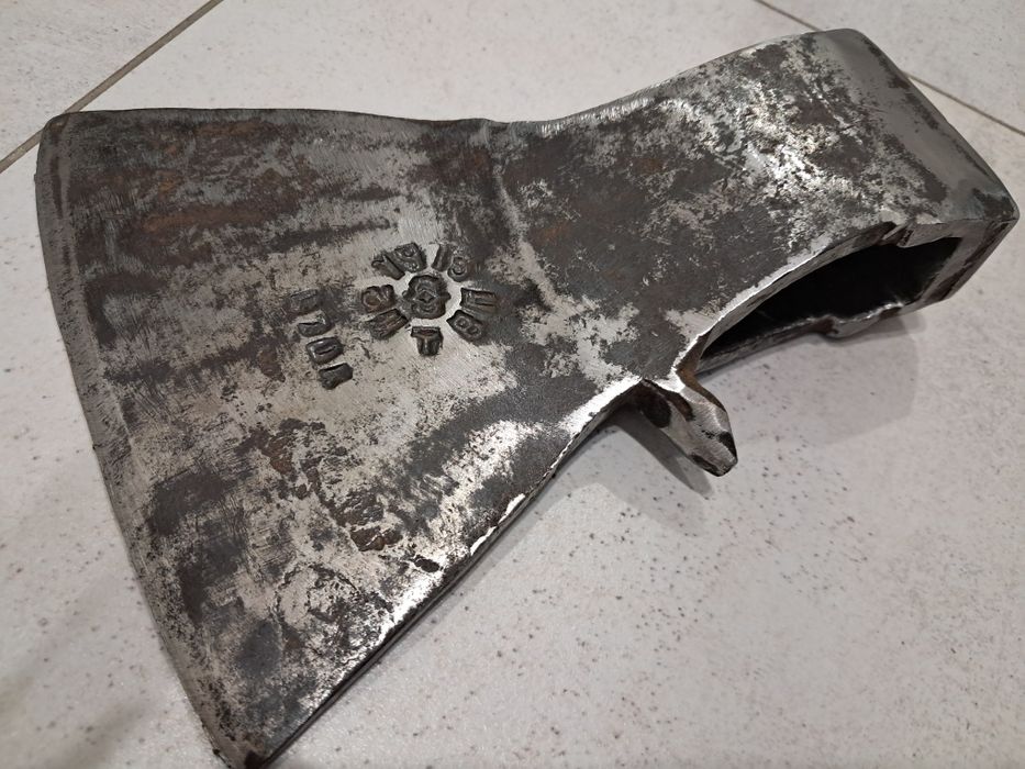 Stara kluta asygnowana siekiera 1913