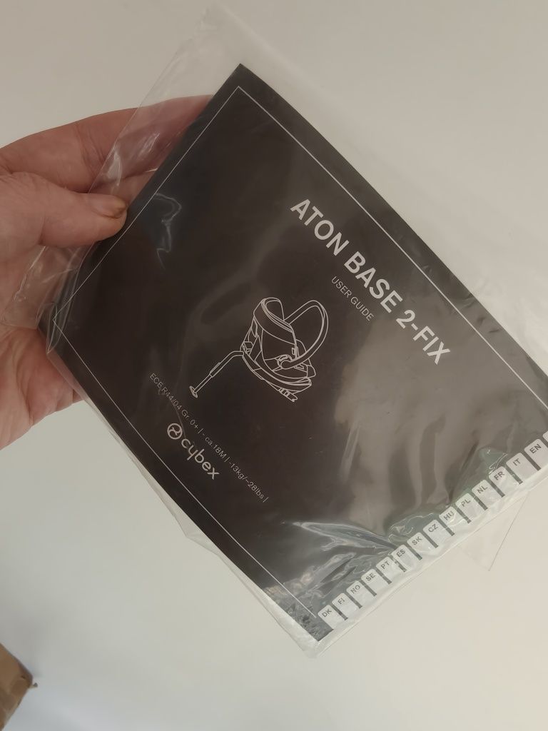 Pudełko po cybex Aton 5 baza z instrukcja