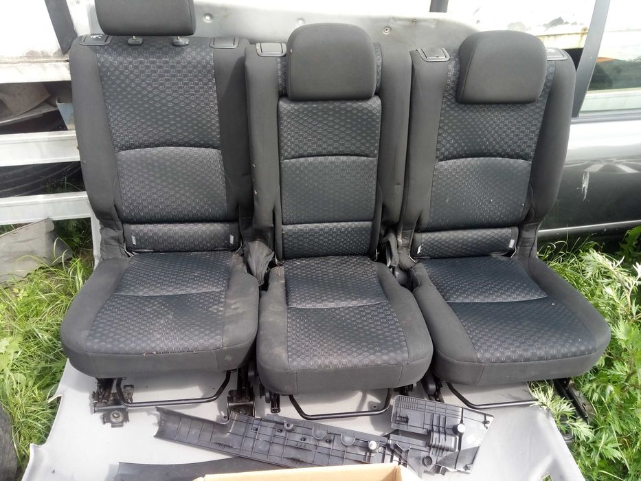 TOYOTA VERSO 09-18 fotele przekładka vana II rząd pasy komplet