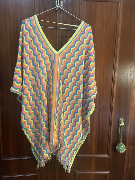 Poncho malha colorida da marca Ruga