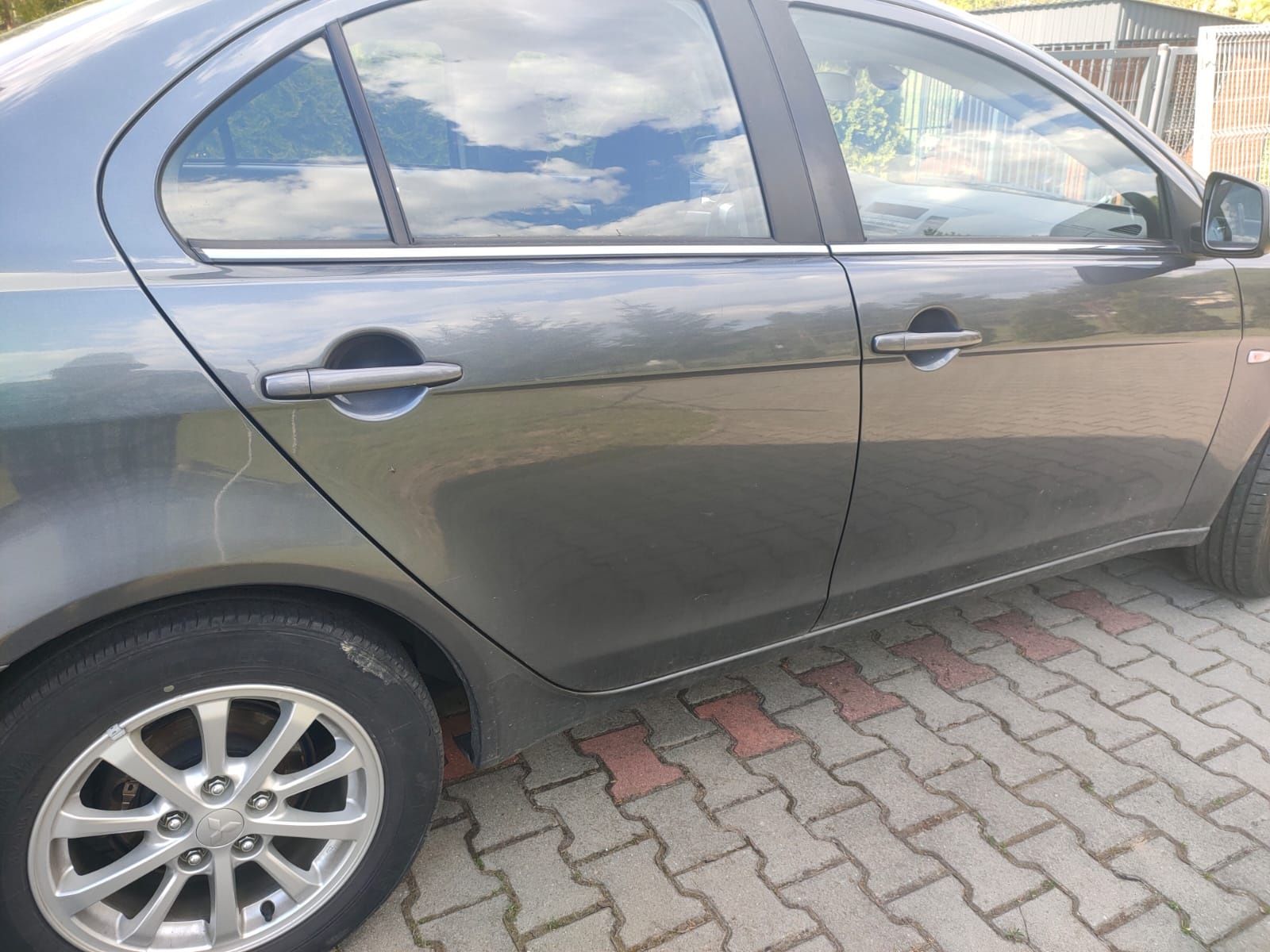 Mitsubishi Lancer sedan invite 1.6 MIVEC